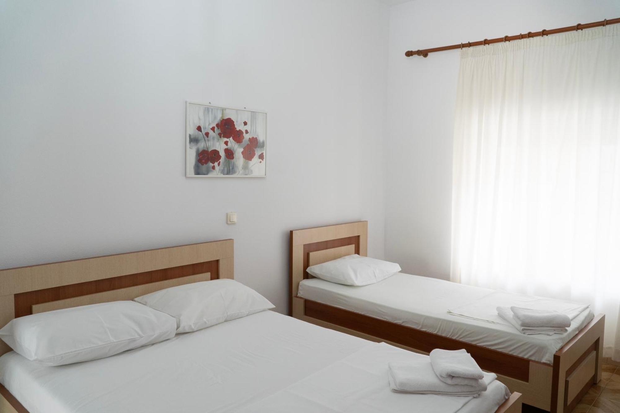 Vourtarea Guesthouse Химара Экстерьер фото