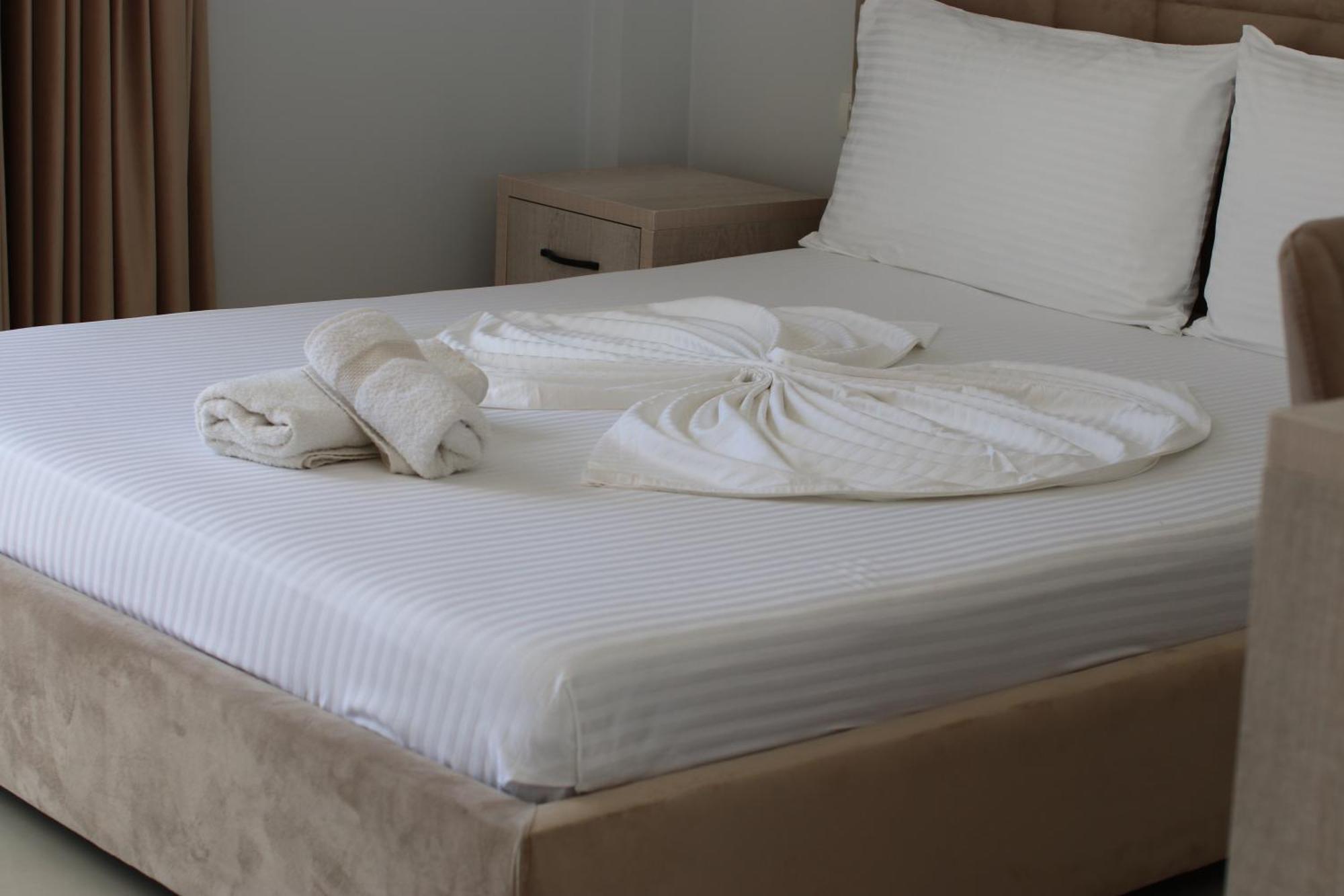 Vourtarea Guesthouse Химара Экстерьер фото