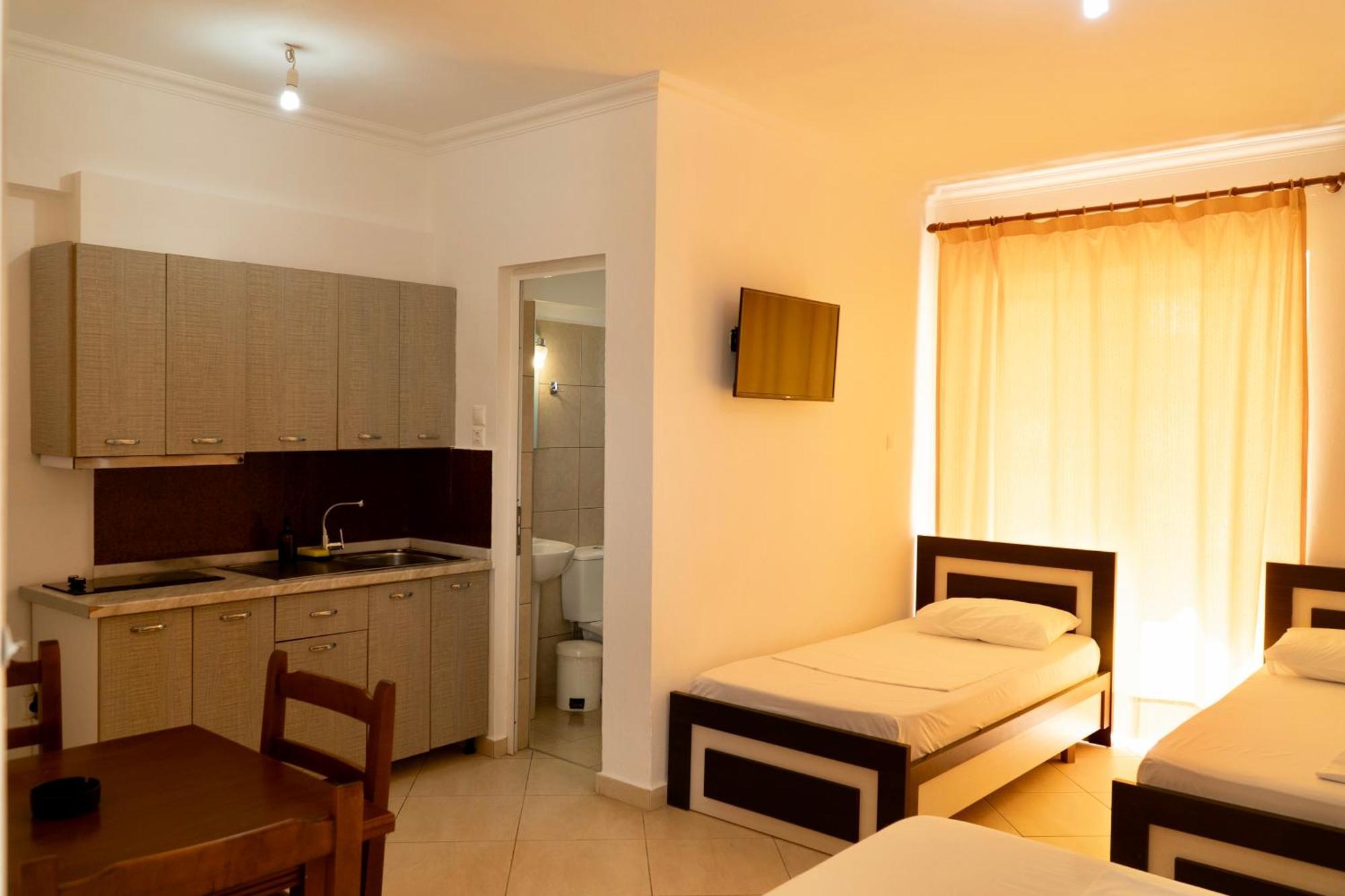 Vourtarea Guesthouse Химара Номер фото