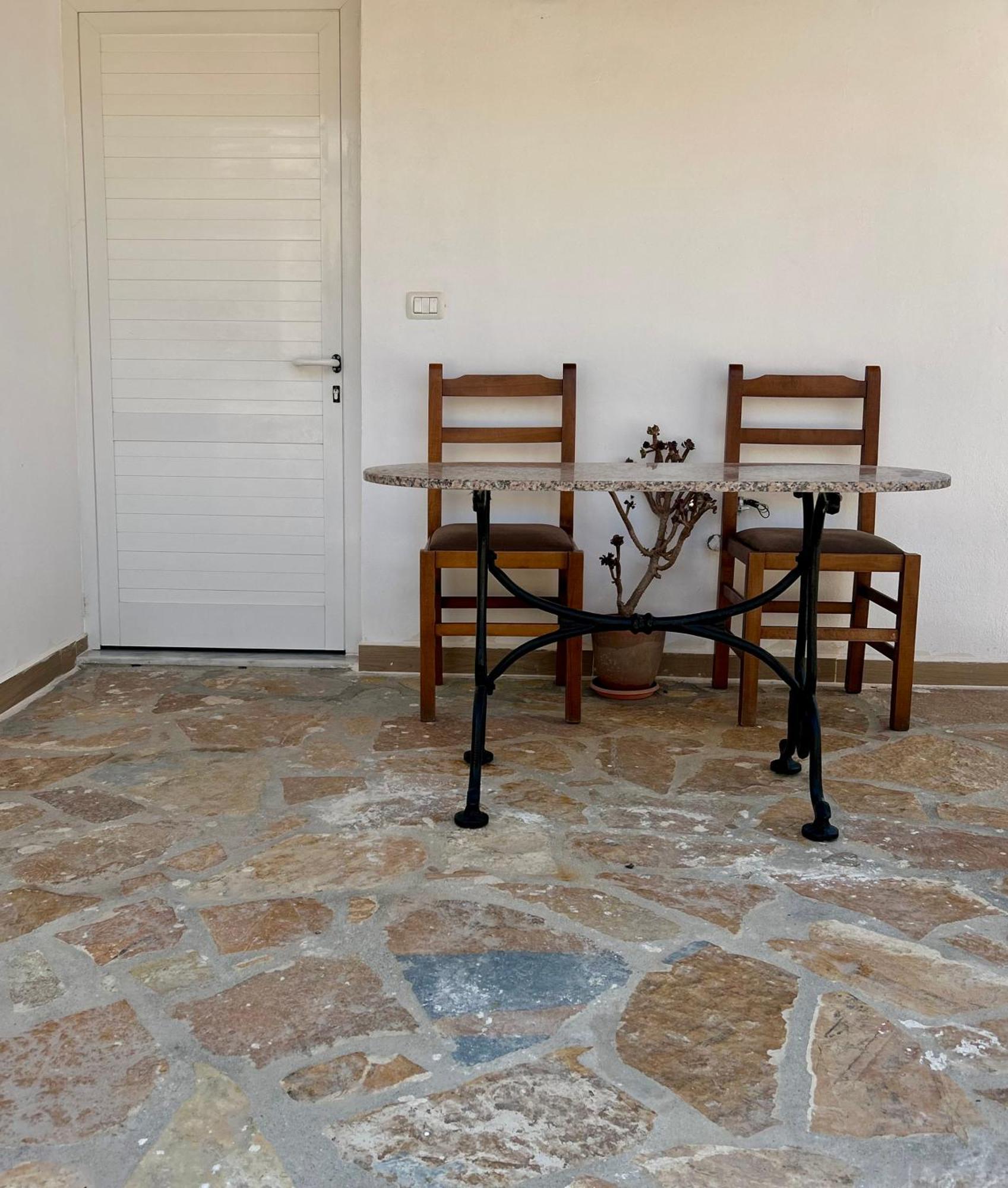 Vourtarea Guesthouse Химара Экстерьер фото